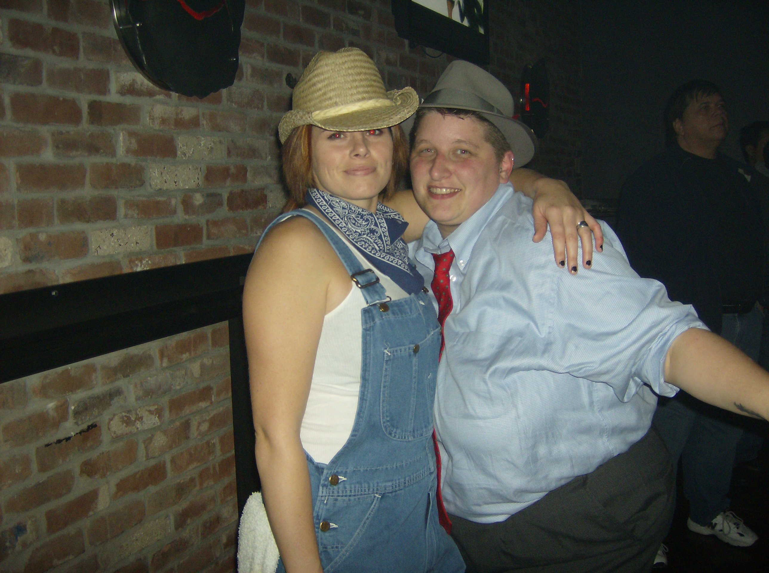 High-class or hicks-ville, love comes in all sizes Photo